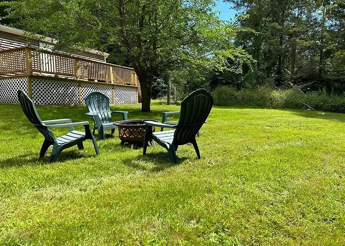 Tranquil Litchfield Retreat